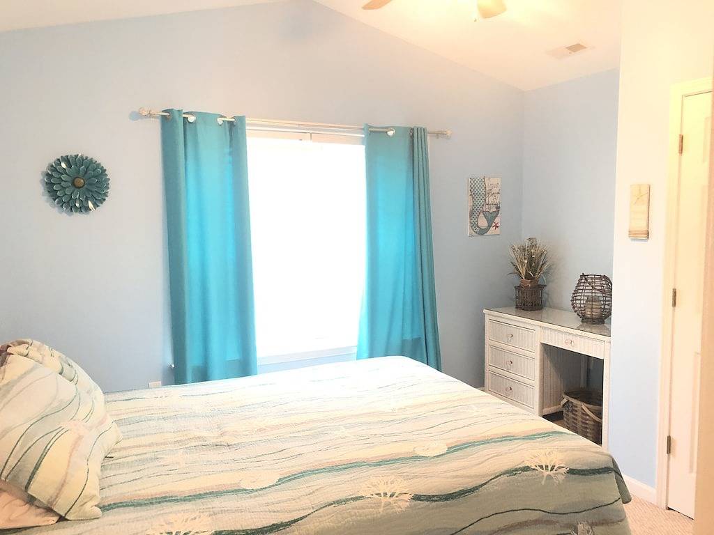 Oak Island Retreat - Ranch mit abgeschirmten Veranda in Oak Island (NC), Brunswick County