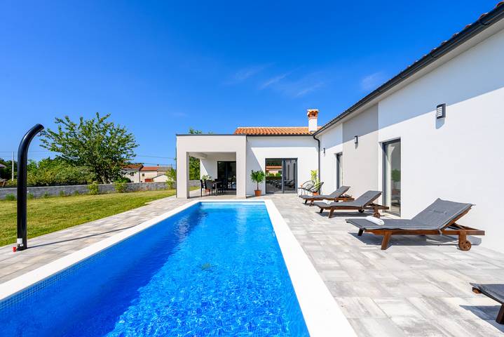 Villa pour 6 personnes, avec jardin ainsi que piscine et terrasse à Barban - 3