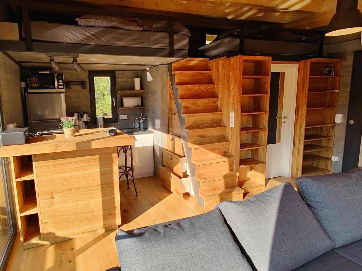 Spektakuläres Tiny House im Teich mit Terrasse und Kamin in Großharthau, Oberlausitz-Niederschlesien