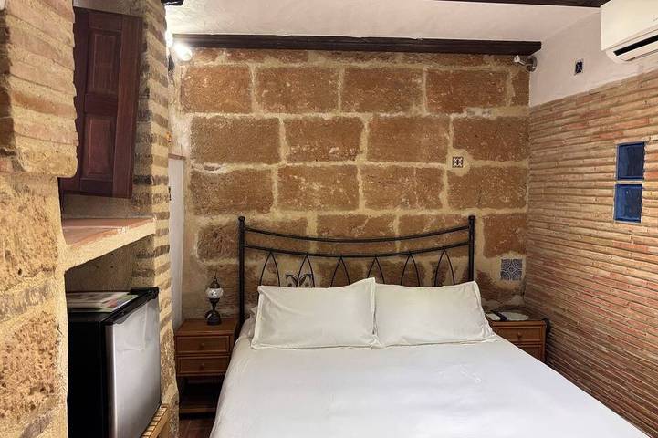 No. 1 - Petite Chambre et Salle de Bain Avec Entrée Privée et Accès Terrace in Jávea, Costa Blanca