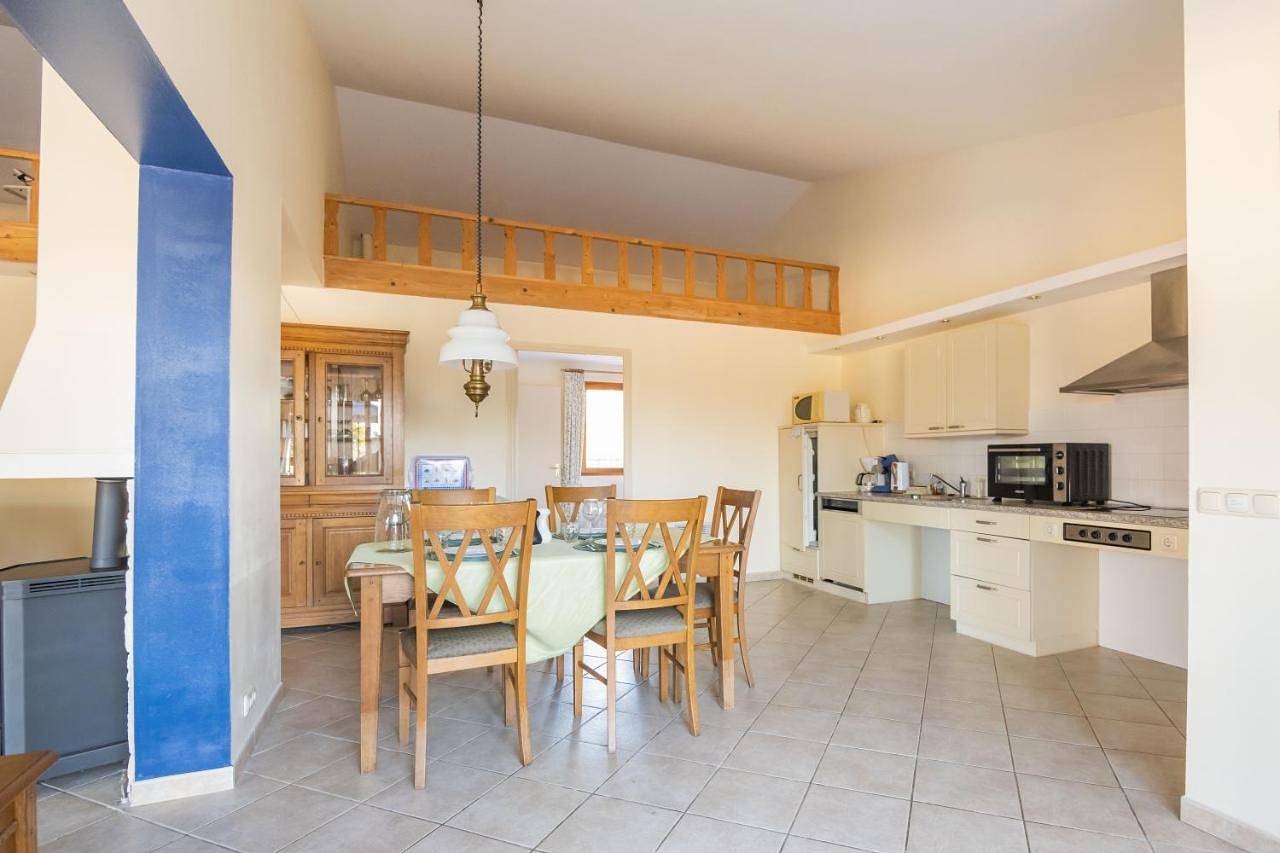 Three-Bedroom House in Ouveillan, Côte méditerranéenne (France)