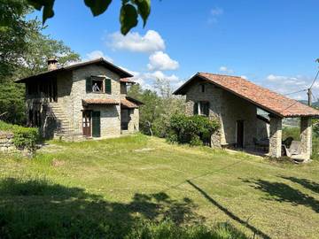 Cottage pour 10 personnes, avec vue ainsi que piscine et jardin, animaux acceptés à Monastero Bormida