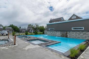 Cottage pour 4 personnes, avec piscine ainsi que sauna et jacuzzi à Beaupré