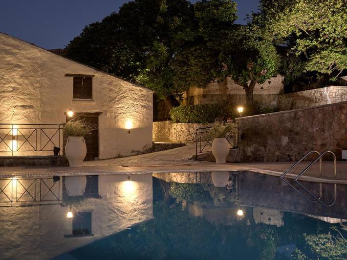 Appart’hôtel pour 2 personnes, avec Balcon et Terrasse ainsi que Jardin et Bassin pour enfant