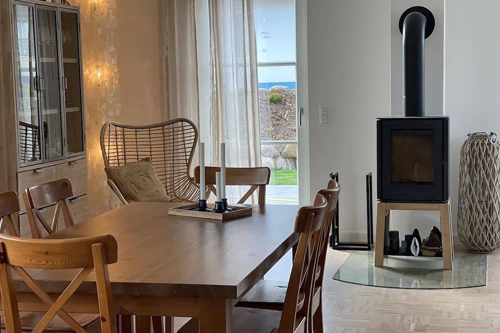 Neu! Wunderschönes Reetdachhhaus in idyllischer Lage! in Stove, Boiensdorf
