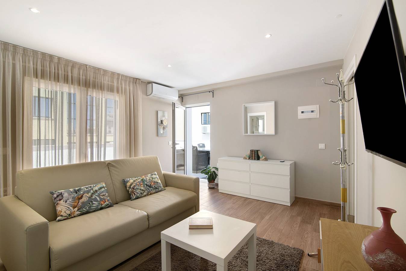 Appartamento intero, Appartamento 'A Casa Da Elsa' con Terrazza Privata, Wi-Fi e Aria Condizionata in Sé (Faro), Faro Portogallo