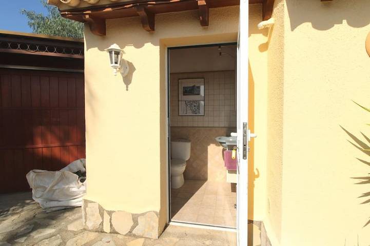 Oasis with swimming pool - jacuzzi - terrace with pergola in Adsubia, Alicante Binnenland