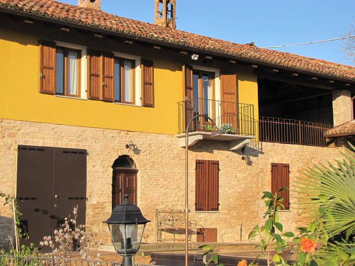 Chambre d’hôte pour 4 personnes, avec Balcon et Terrasse ainsi que Jacuzzi et Jardin à Cocconato