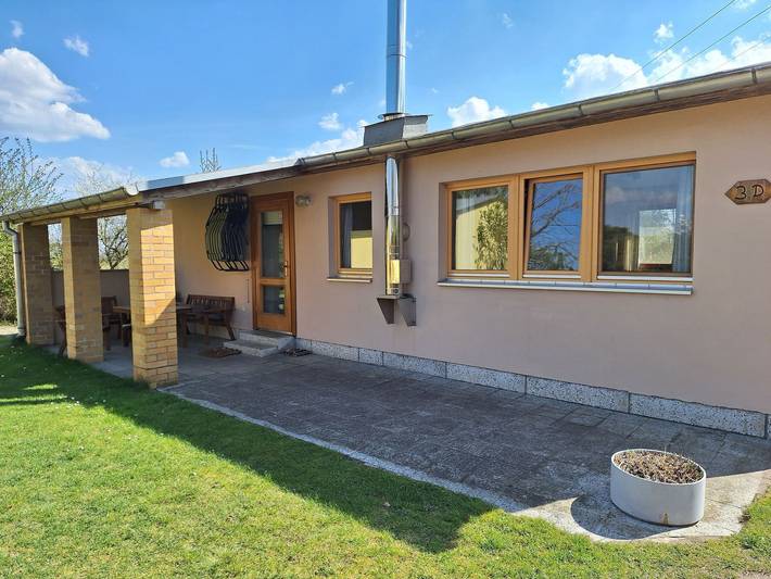 Ferienhaus für 4 Personen, mit Terrasse und Garten sowie Sauna in Grambin