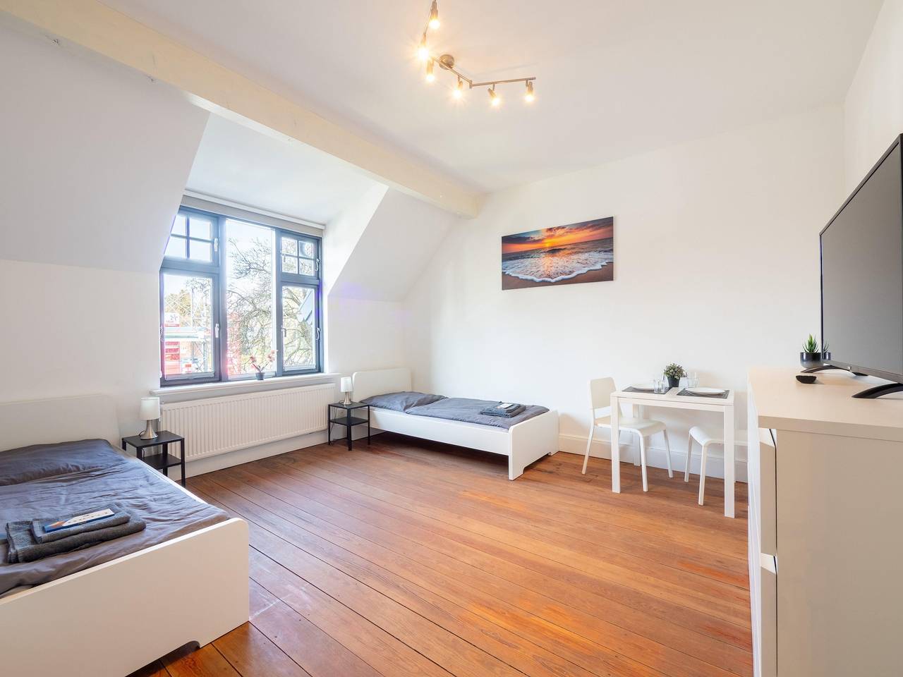 Ganze Ferienwohnung, Große Monteurwohnung in Villa - 4 Zimmer (8 Personen), Wlan, Tv, Küche - Ahrensburg Nähe Hamburg in Ahrensburg, Kreis Stormarn
