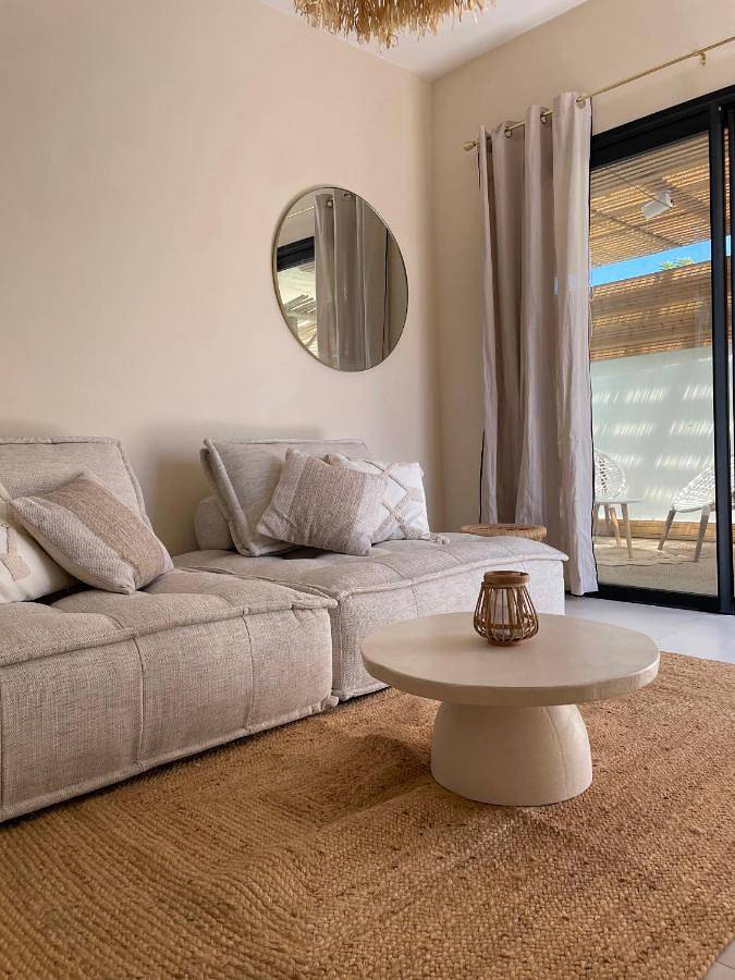 Gîte pour 2 personnes, avec jacuzzi ainsi que piscine et jardin