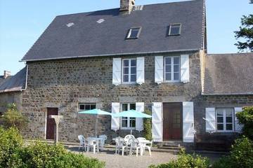 Gîte pour 6 personnes, avec jardin et jacuzzi à Sourdeval-les-Bois