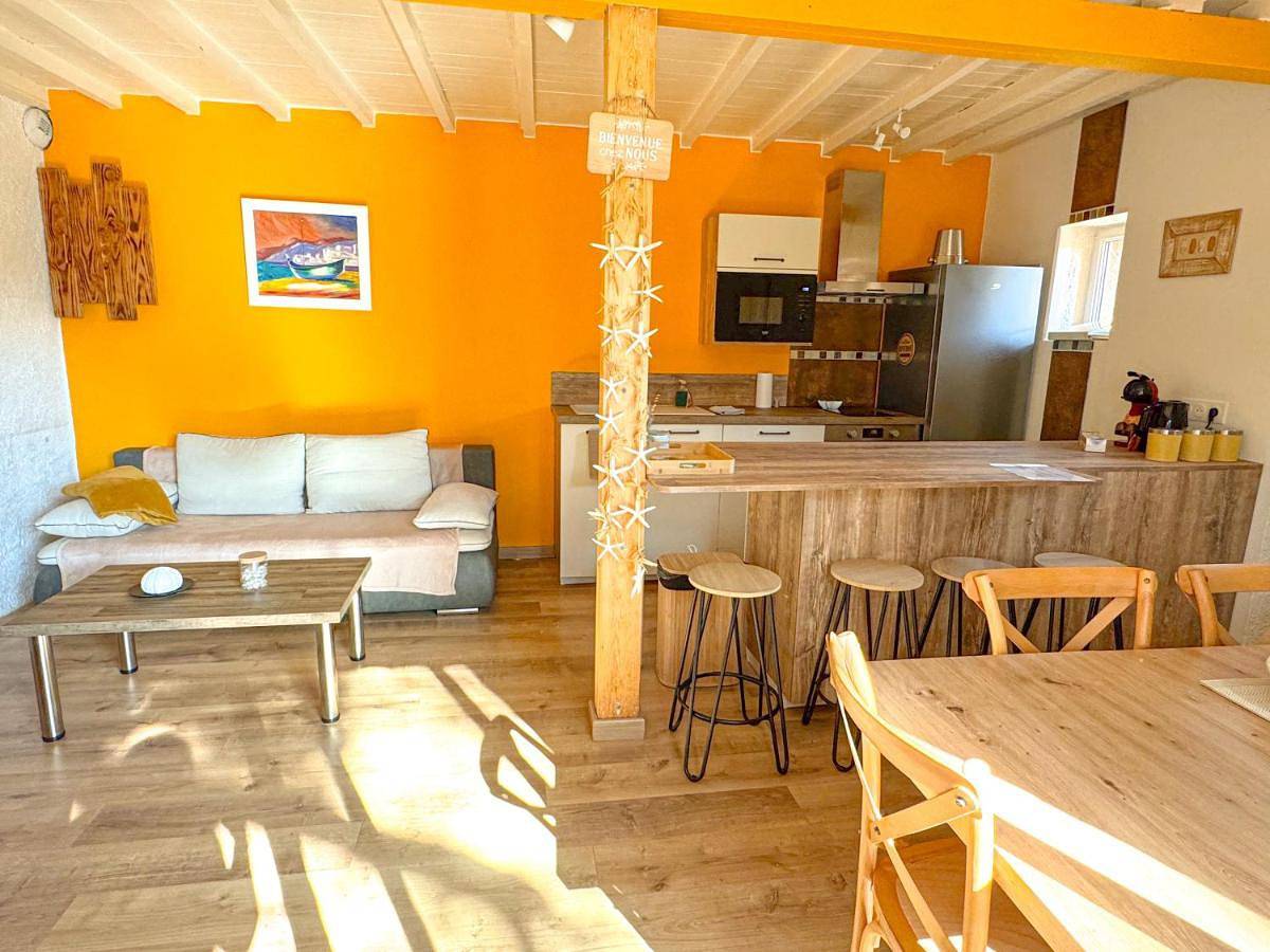 Paisible maison à l'ombre des pins in Fitou, Côte méditerranéenne (France)