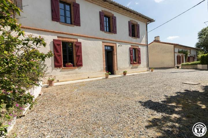Gîte pour 5 personnes, avec terrasse et jardin