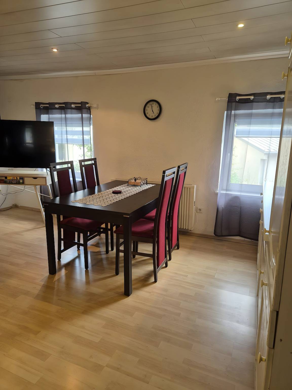 Ganze Wohnung, Ferienwohnung 'Ferienhaus Hofmark' mit Privatterrasse, Wlan und Klimaanlage in Aicha vorm Wald, Ostbayern