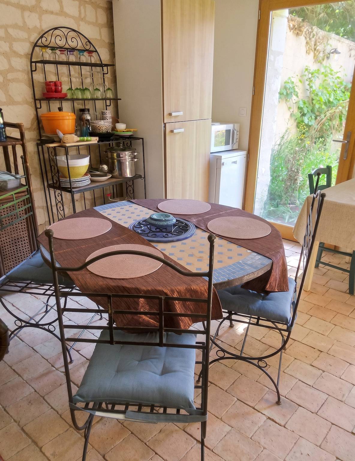 Charmant refuge à Courchamps, terrasse et jardin in Courchamps, Vallée de la Loire