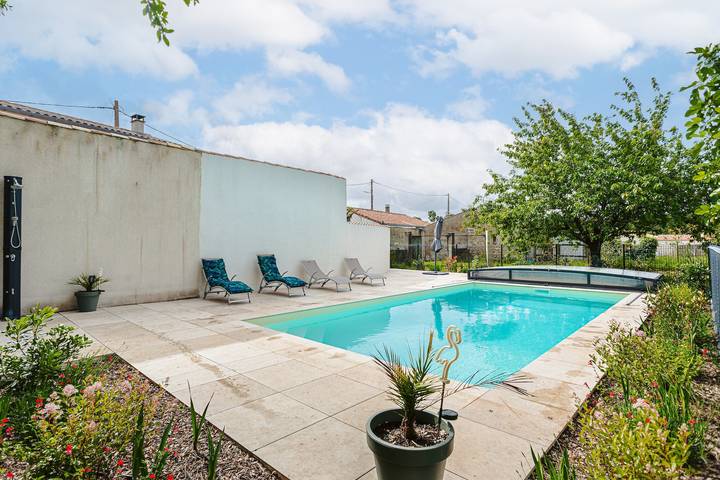 Location de vacances pour 4 personnes, avec Jardin en Charente-Maritime