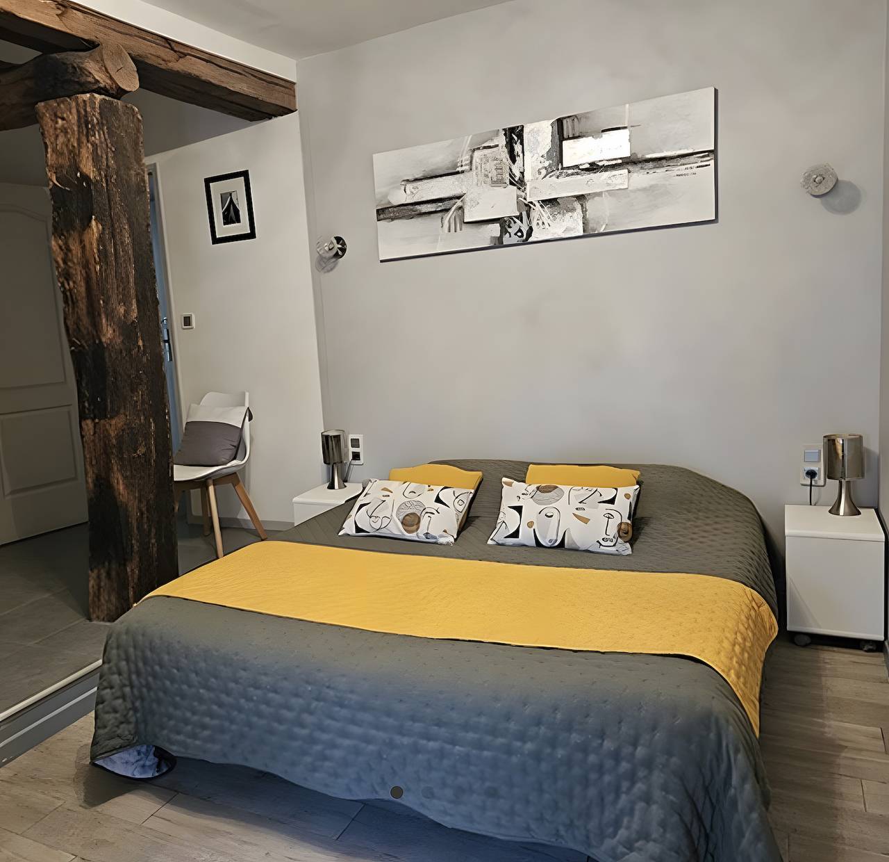 Habitación familiar cerca de Futuroscope - Desayuno incluido y piscina compartida in Neuville-de-Poitou, Vienne