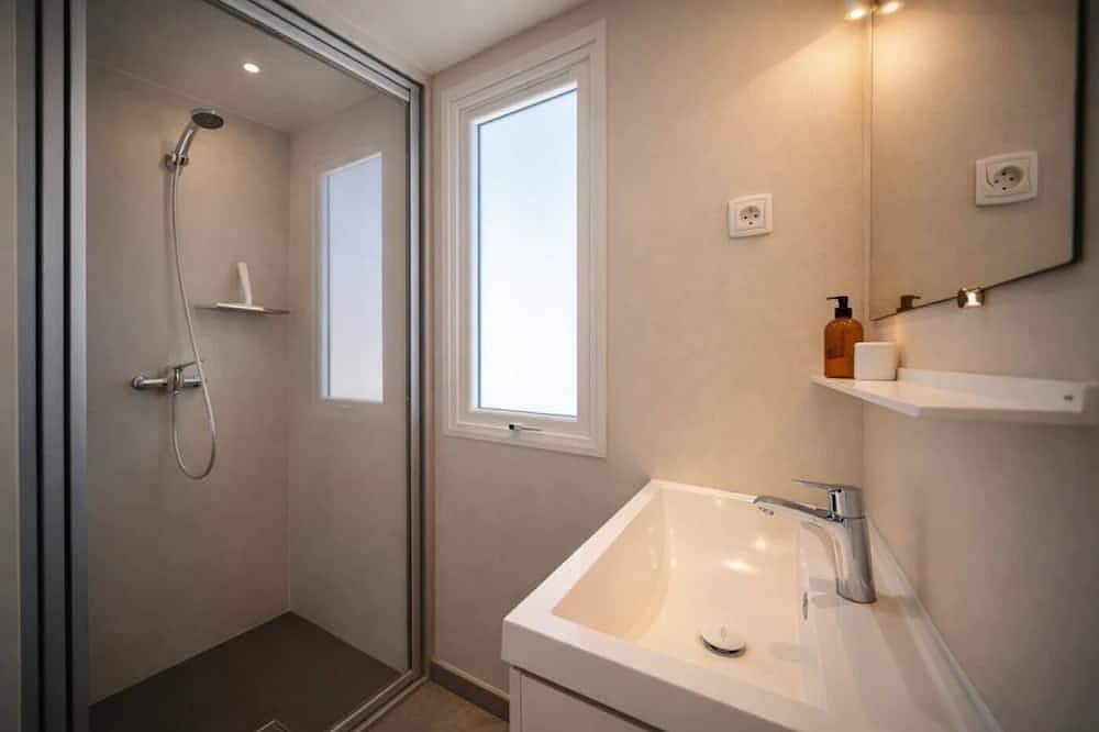 Camping 3 étoiles - Piscine  - eehfhh in Vic-la-Gardiole, Côte méditerranéenne (France)