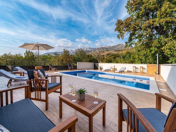 Ferienhaus für 6 Personen, mit Balkon und Terrasse sowie Garten und Pool in Obrovac - 4