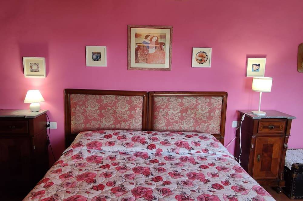 Podere le sorelle-country house 5km from the center of Lucca in Lucca, Provincia de Lucca