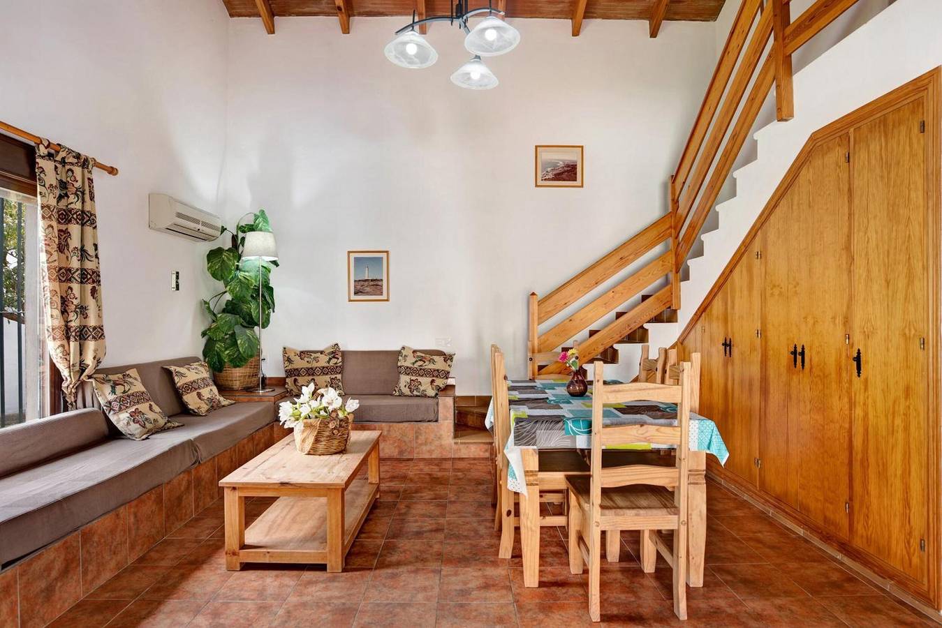 Holiday Home 'Casa Miguelin 2' with Shared Pool, Wi-Fi and Air Conditioning in Playa de Zahora, Barbate