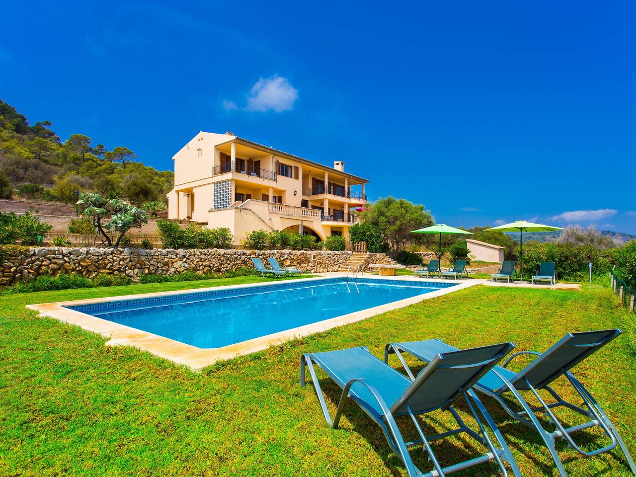 Casa rural 'Na Penyal' con vistas al mar, Wi-Fi y aire acondicionado in Son Moro, Mallorca Este