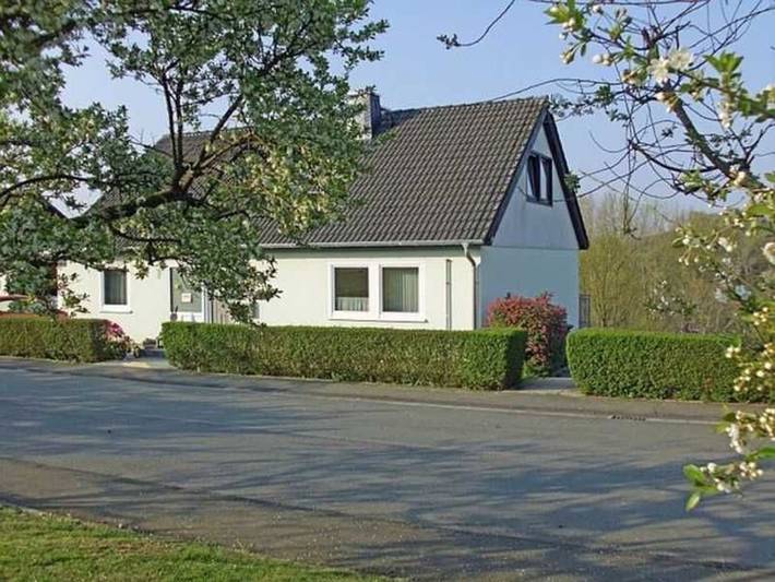 Ferienwohnung für 5 Personen, mit Garten und Terrasse sowie Ausblick, mit Haustier in Frankenau