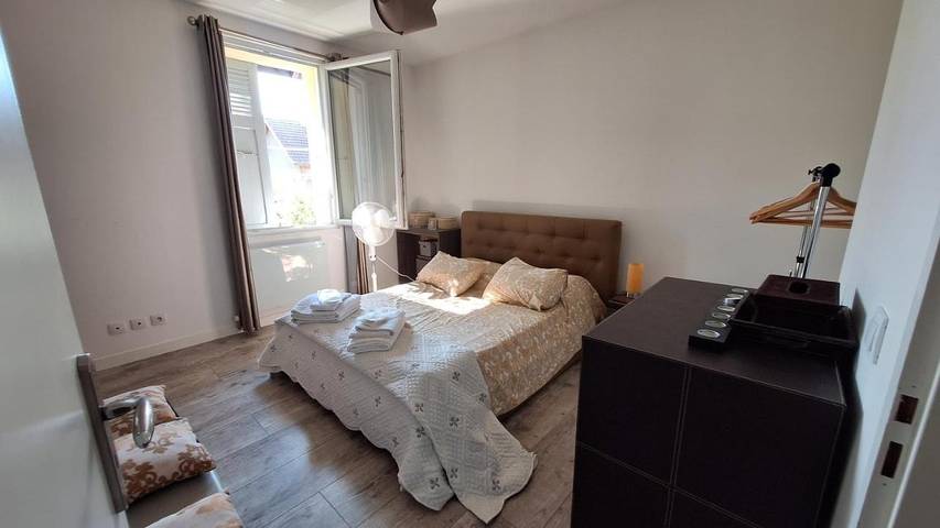 Location de vacances pour 3 personnes, avec vue et jardin à Bonneville - 2