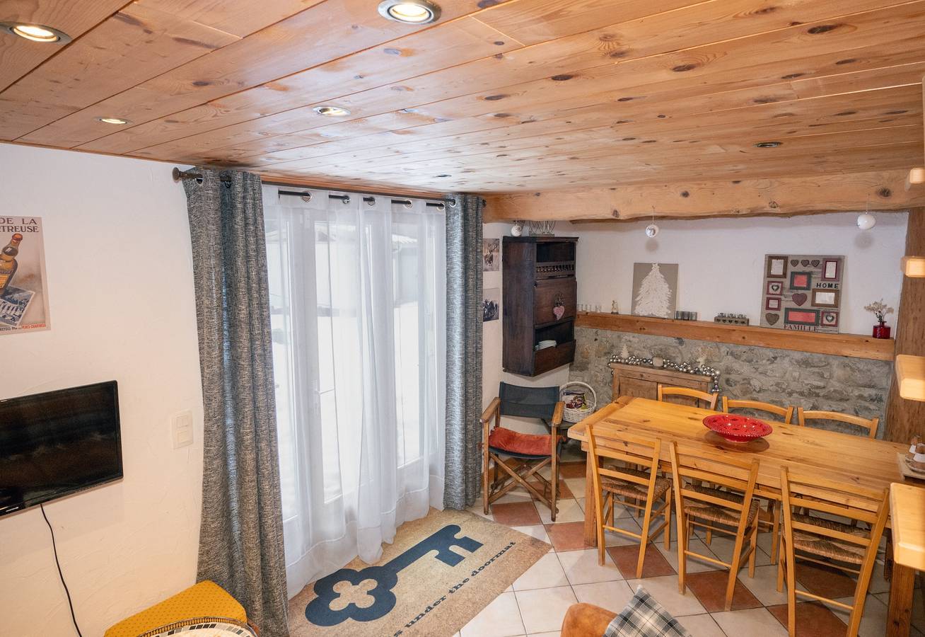 Gîte dans un chalet typique montagne au cœur de la Chartreuse in Saint-Pierre-d'Entremont, Isère