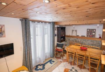Log Cabin for 4 People in Saint-Pierre-d'Entremont, Isère, Photo 4