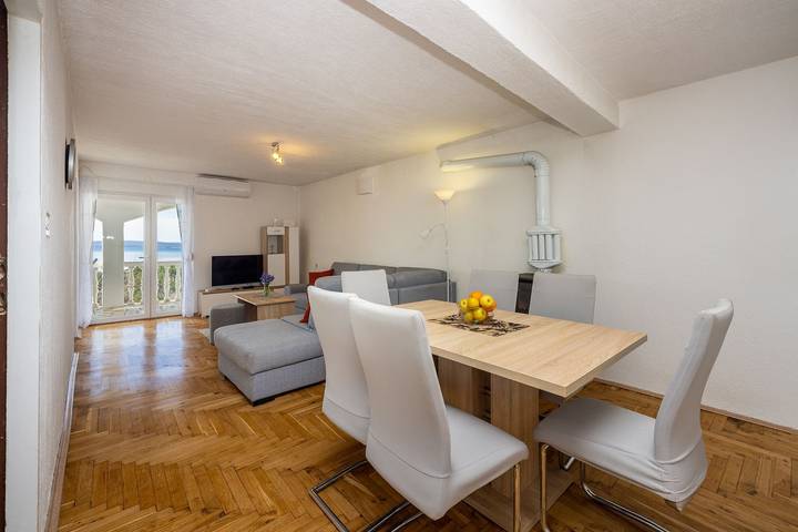 Ganze Wohnung, Lichtdurchflutetes Apartment mit tollem Meerblick, Waschmaschine - hundefreundlich in Klenovica, Primorje-Gorski Kotar