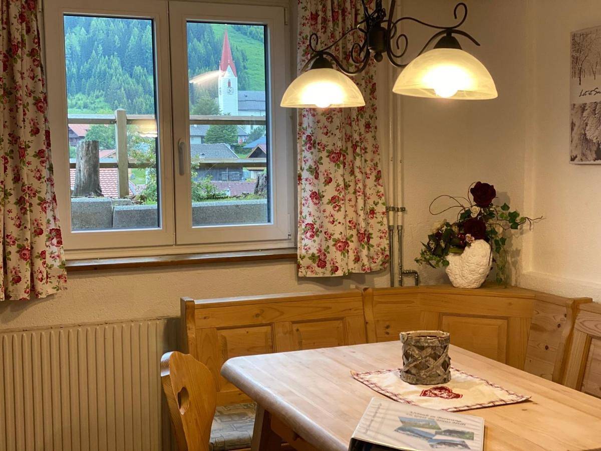 Geheel appartement, Apartment with Balcony in Lechtal Alps, Berwang