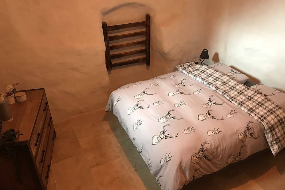 Maison carail typique du pays in Névache, Région de Briançon