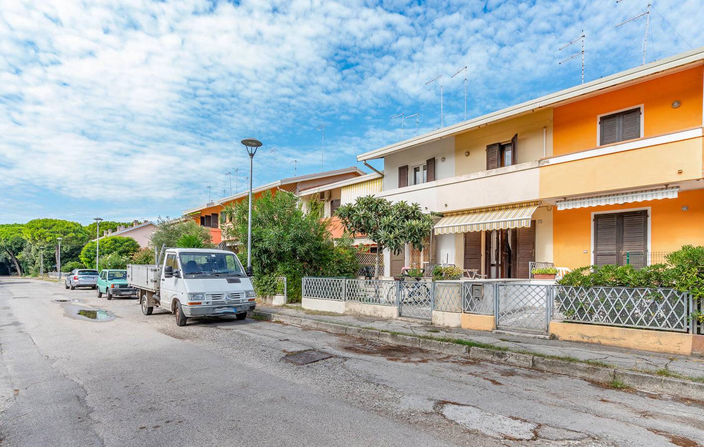 Beachfront Ground Floor Apartment with AC and Parking in Rosolina Mare, Polesine