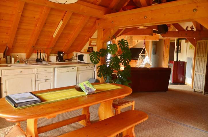 Gîte pour 4 personnes, avec Terrasse dans Bauges - 2