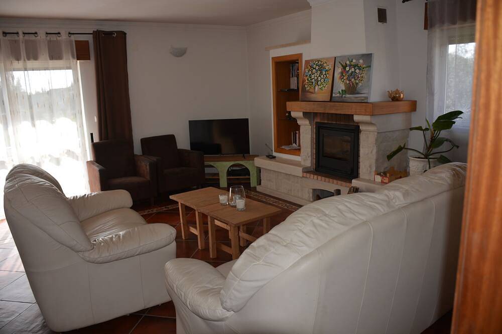 Casa da Rosa -bed & Breakfast in de Natuur/bergen met Zoutwaterzwembad, Spa, bar in Pedrógão Grande, Leiria District