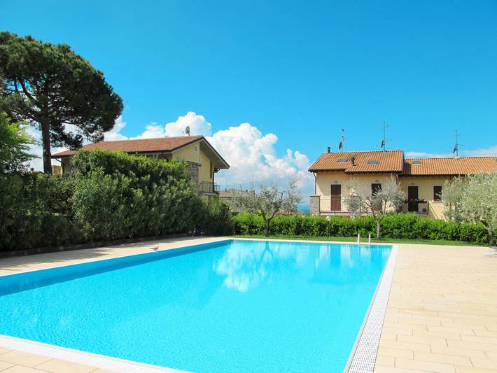 Apartment for 7 people, with Terrace and Garden in Bardolino