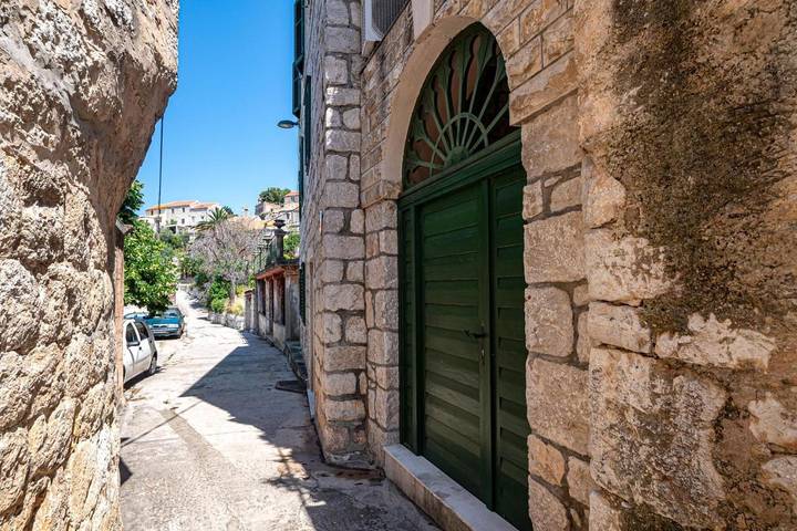 Maison d’hôte pour 4 personnes, avec terrasse dans Lastovo - 2