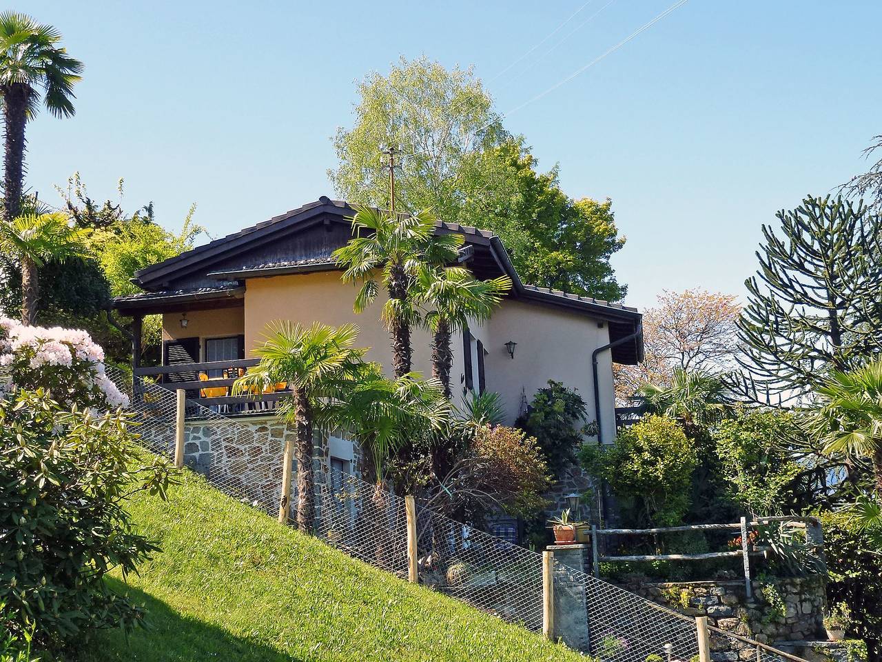 Ganze Wohnung, App. 2 in Gambarogno, Lago Maggiore (Schweiz)