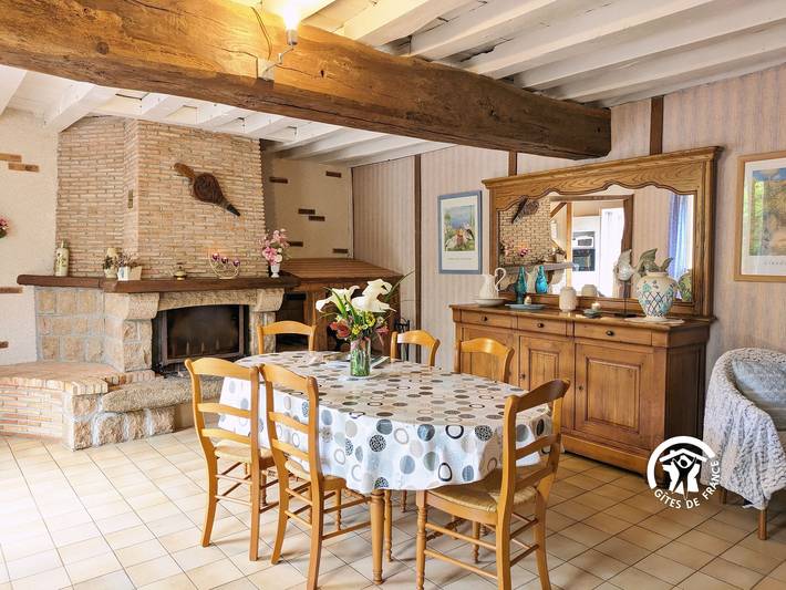 Gîte pour 6 personnes, avec terrasse dans Mayenne - 2