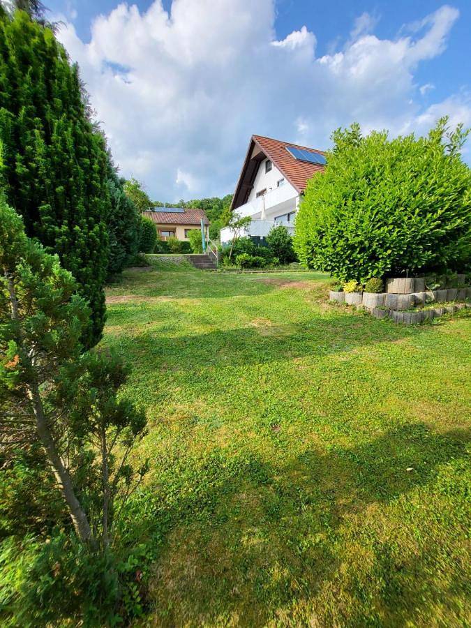 Ganze Wohnung, Ferienhaus Meisenglück - Ihr großes und komfortables Ferienhaus in 97633 Sulzfeld-Leinach in Sulzfeld, Rhön-Bayern