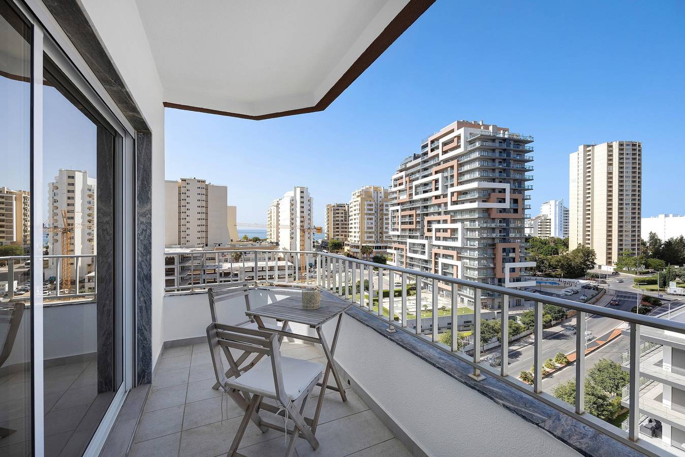 Ganze Wohnung, Ferienwohnung 'Mar E Sol' mit Balkon & Wlan in Praia da Rocha, Portimão