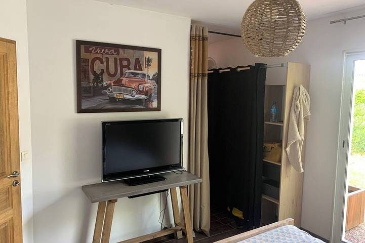 Family villa for 7 people in a quiet location Near The Lake And The Ocean, with a terrace and a pool table in Carcans, Lesparre-Médoc region