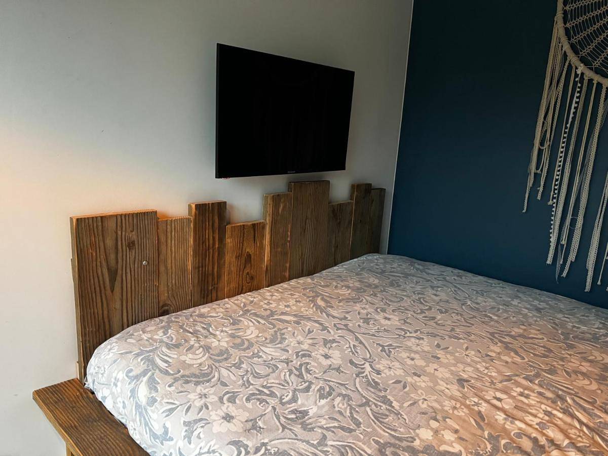Appartement entier, Two-Bedroom Apartment in Toulon-sur-Arroux, Région de Charolles