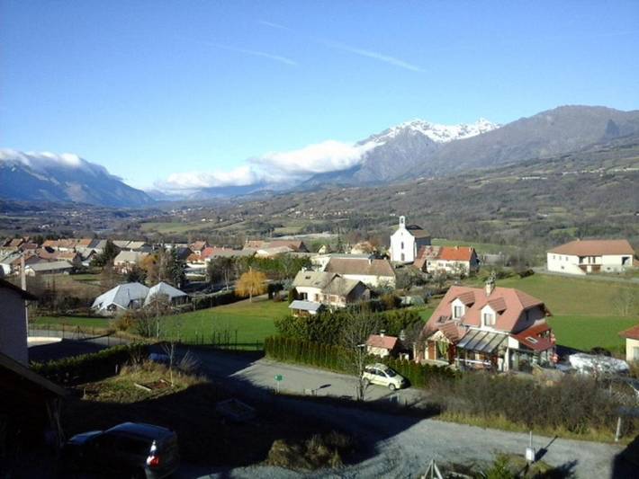 Gîte pour 4 personnes, avec vue ainsi que jardin et vue sur le lac à Saint-Laurent-du-Cros