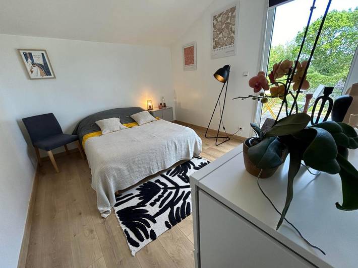 Chambre d’hôte pour 2 personnes, avec balcon ainsi que jardin et vue