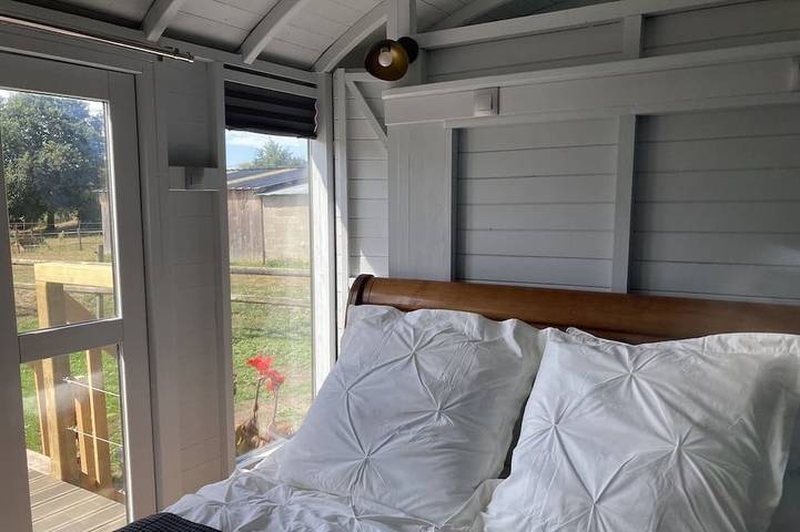 Gîte pour 2 personnes, avec jardin à Dragey-Ronthon - 2