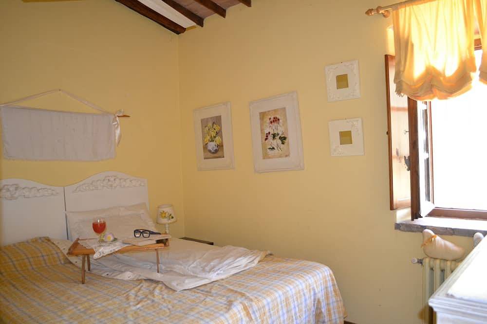 Cottage nel Chianti con Piscina. Vista Sulle Colline e sui Vigneti Toscani in Castellina in Chianti, Chianti