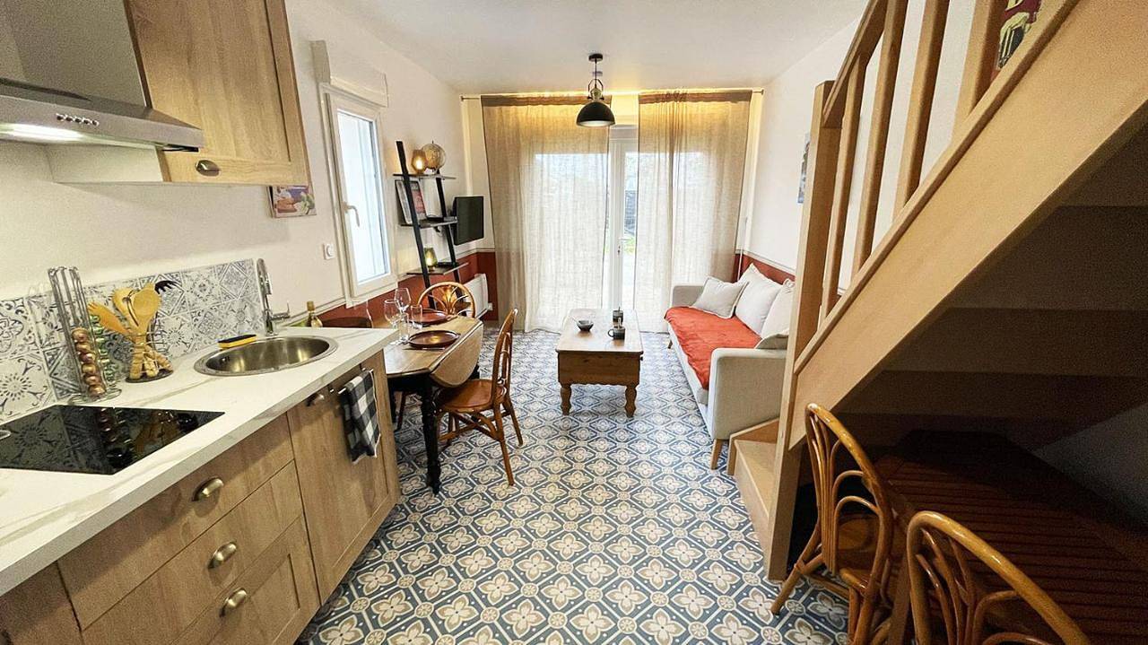 Appartement entier, Two-Bedroom Apartment in Bouguenais, Région de Nantes